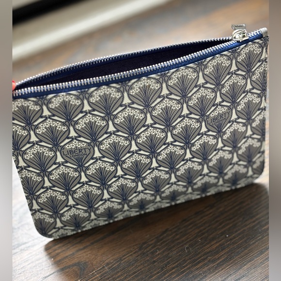Liberty London all purpose Flat Clutch - Picture 4 of 7